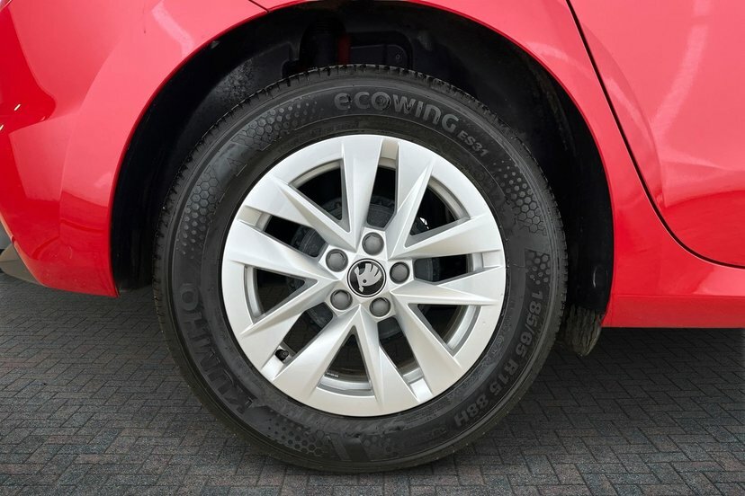 Skoda Fabia Fabia Hatch Se Edition 1.0 Mpi 80 Ps 5G Man Red #5