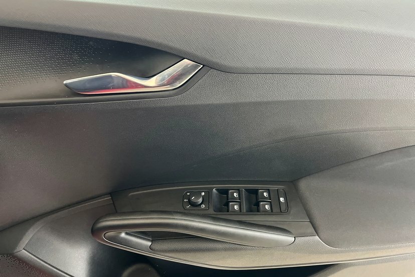 Skoda Fabia Fabia 1.0 Mpi 80 Design Edition Black #15