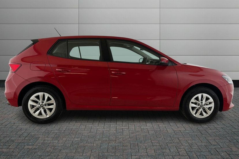 Skoda Fabia Fabia Hatch Se Edition 1.0 Mpi 80 Ps 5G Man Red #4