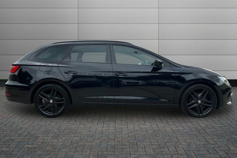 Seat Leon 1.5 Tsi Evo Fr Black Edition Estate Dsg Black #4