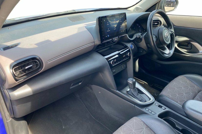 Toyota Yaris Cross Excel Silver #10