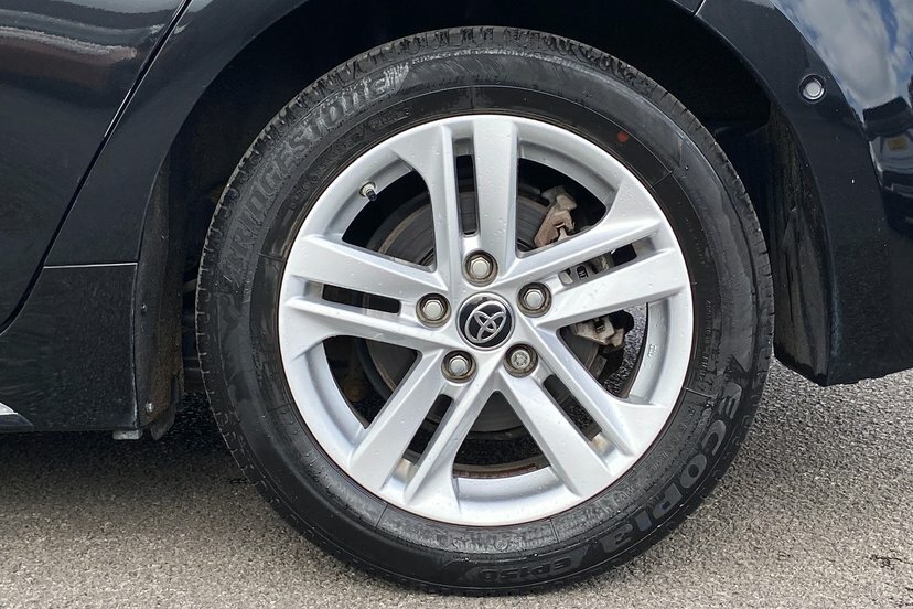 Toyota Corolla 2022 22 1.8 #22