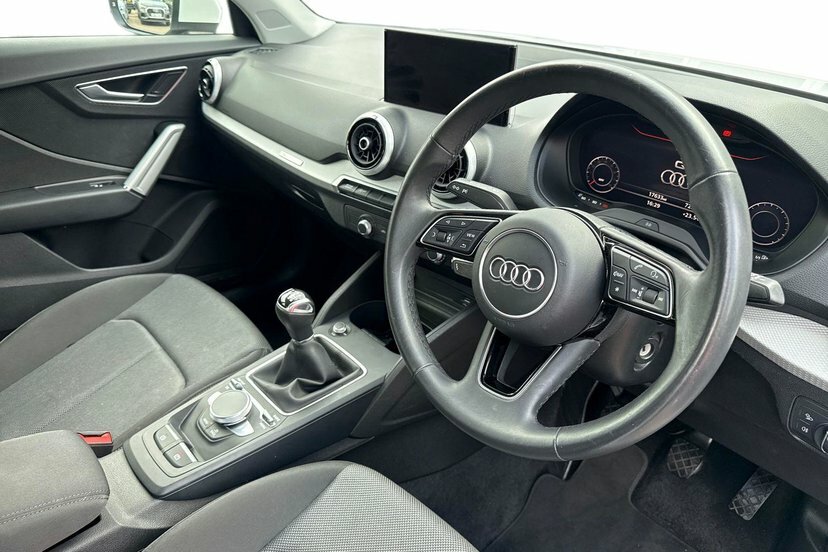Audi Q2 1.5 Tfsi Cod 35 Sport Suv 150 P LP70AVX White #6