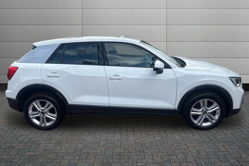 Audi Q2 1.5 Tfsi Cod 35 Sport Suv 150 P LP70AVX White #4