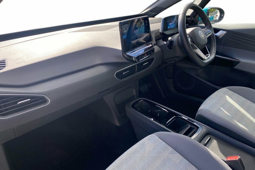 Volkswagen ID.3 Pro Performance 58Kwh Life Hatchback Black #2