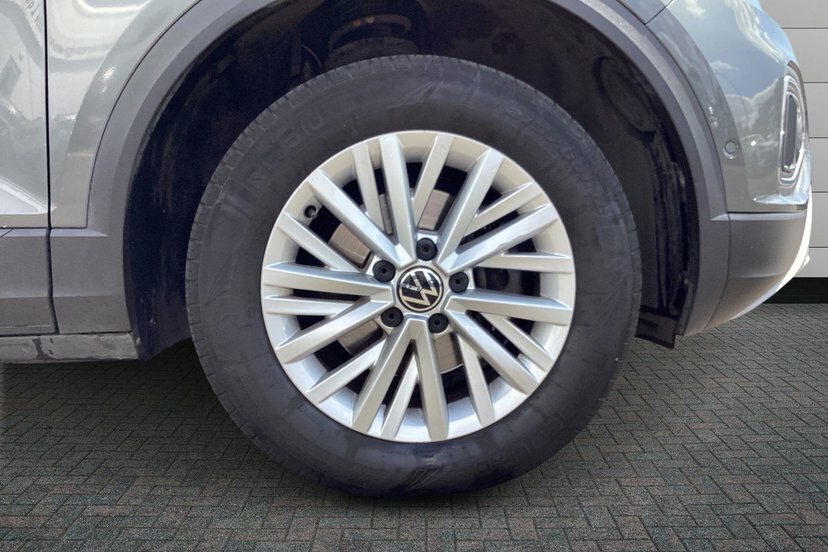 Volkswagen T-Roc 1.5 Tsi Life Suv Dsg 150 Ps Grey #5