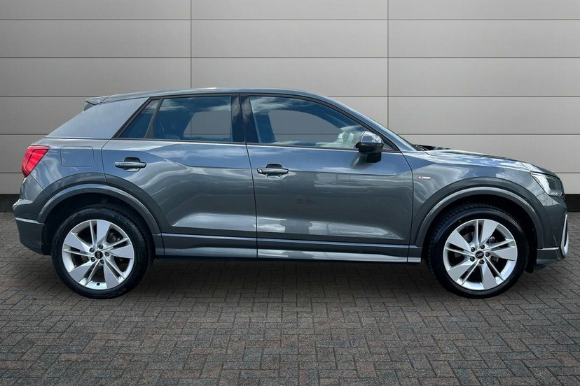 Audi Q2 1.0 Tfsi 30 S Line Suv 110 Ps LM23OVU Grey #4