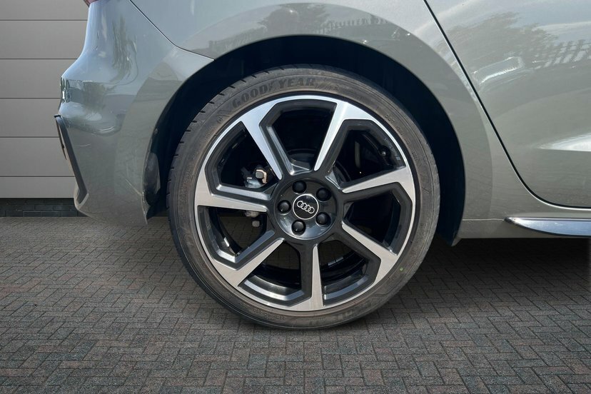 Audi A1 1.5 Tfsi 35 Black Edition Sportback S T Grey #5