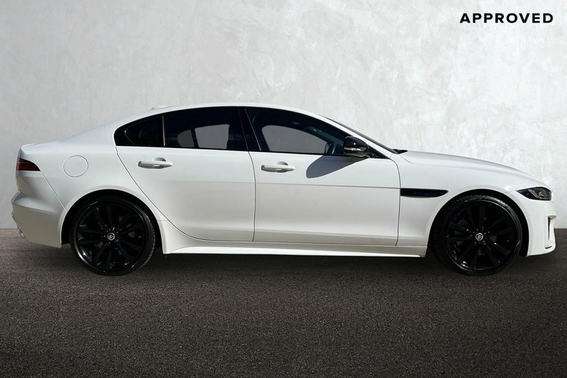 Jaguar XE 2.0 D200 Mhev R-dynamic S Saloon White #5