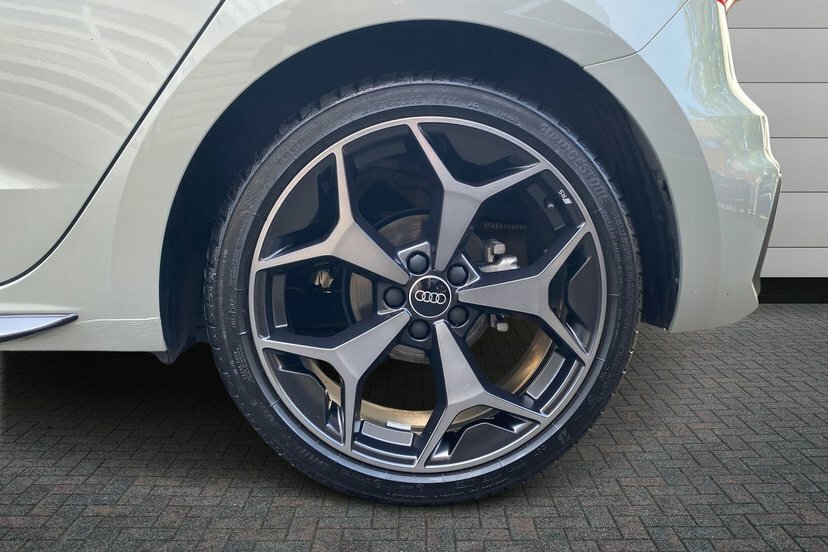 Audi A1 1.0 Tfsi 30 Black Edition Sportback S T EF75VME Silver #5