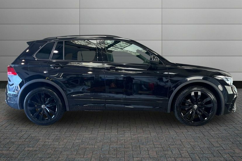 Volkswagen Tiguan 2.0 Tdi Black Edition Suv Dsg 150 Ps AU73VJV Black #4