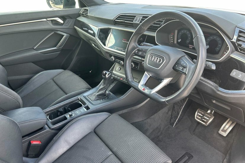 Audi Q3 2.0 Tfsi 40 Black Edition Sportback S T White #6