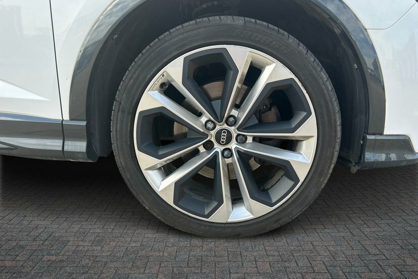 Audi Q3 2.0 Tfsi 40 Black Edition Sportback S T White #5