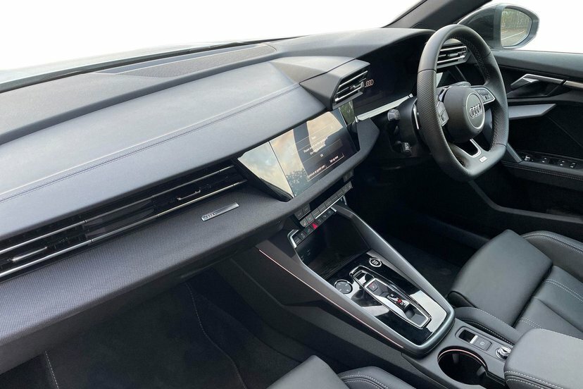 Audi A3 1.5 Tfsie Black Edition Sportback Plug- White #2