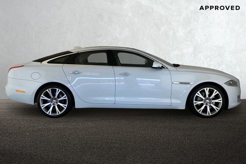 Jaguar XJ 3.0D V6 Portfolio Saloon 300 Ps White #5