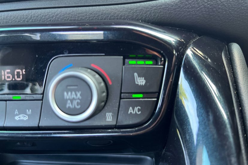 Toyota Supra 3.0 Pro Special Edition White #32