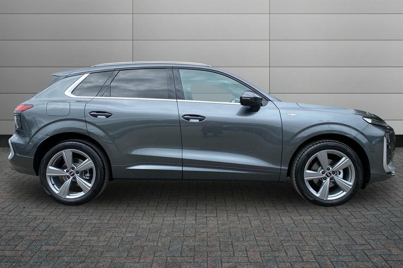 Audi Q3 1.5 Tfsi S Line Suv S Tronic 150 Ps Grey #4