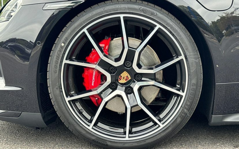 Porsche Taycan Performance Plus 105Kwh Black Edition 4S Sport Tur #4