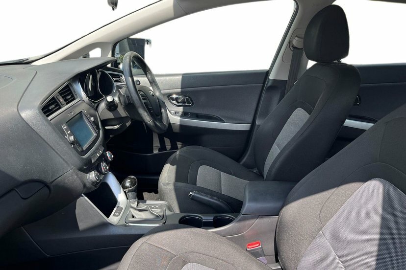 Kia Ceed 1.6 Crdi 2 Hatchback Dct 134 Bhp Black #2