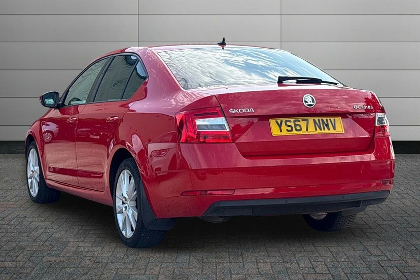 Skoda Octavia 1.4 Tsi Se L Hatchback 150 Ps Red #3