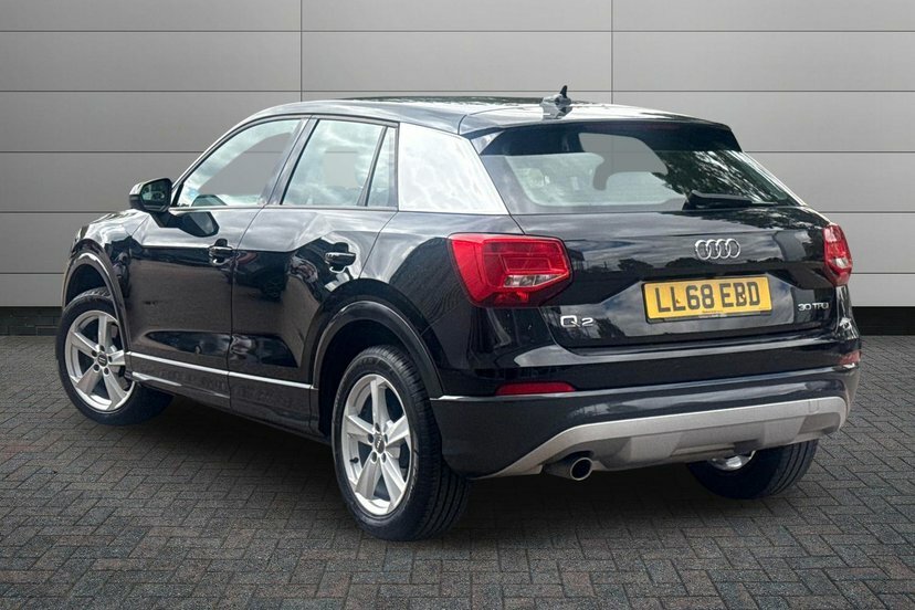Audi Q2 1.0 Tfsi 30 Sport Suv 116 Ps LL68EBD Black #3