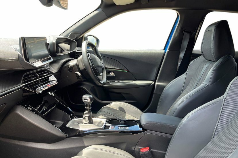 Peugeot 2008 1.2 Puretech Gt #2
