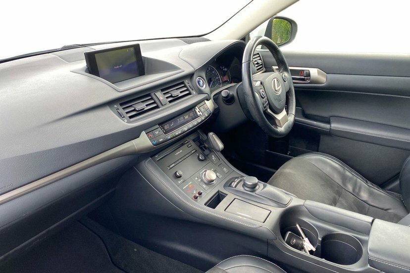 Lexus CT 1.8 200H Advance Plus Hatchback Hybrid White #2