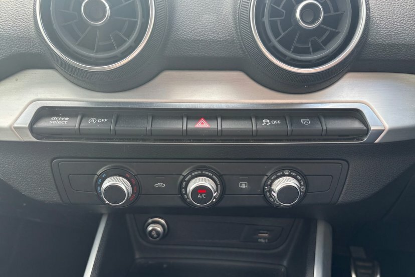 Audi Q2 Sport 35 Tfsi 150 Ps 6-Speed White #25