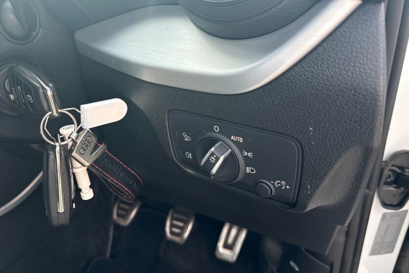 Audi Q2 Sport 35 Tfsi 150 Ps 6-Speed White #16