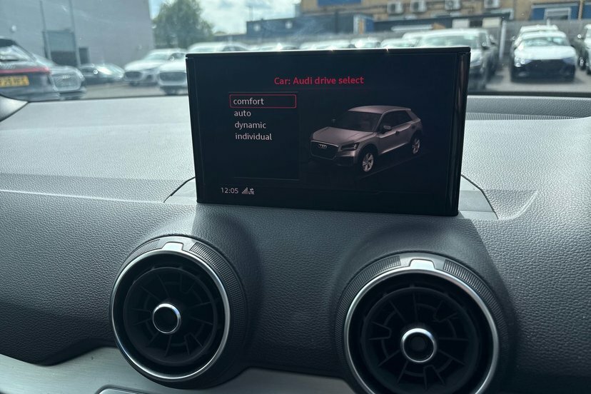 Audi Q2 Sport 35 Tfsi 150 Ps 6-Speed White #24