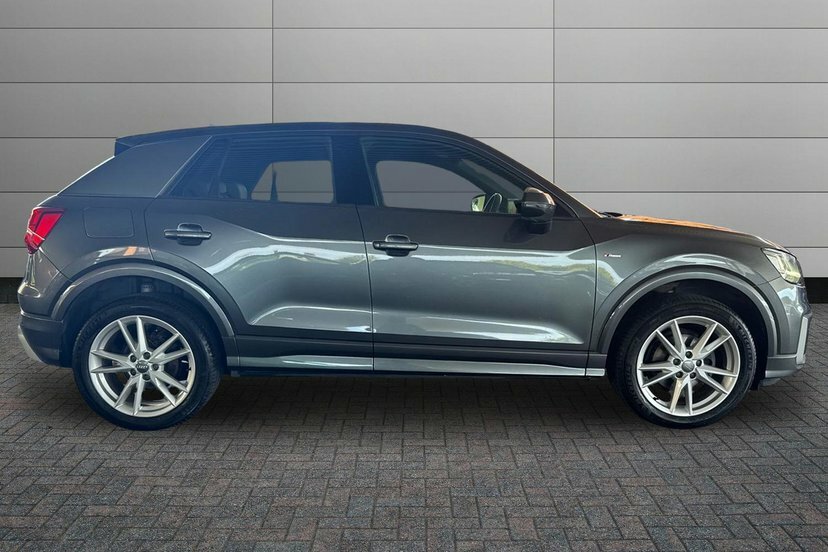 Audi Q2 1.5 Tfsi Cod 35 S Line Suv 150 Grey #4