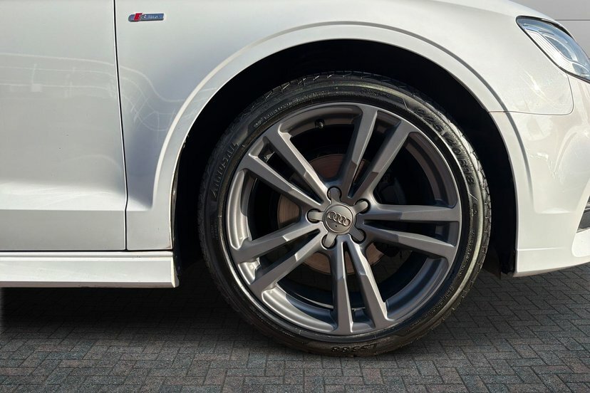 Audi A3 1.5 Tfsi Cod 35 S Line Saloon S Tronic GC19JCO White #5