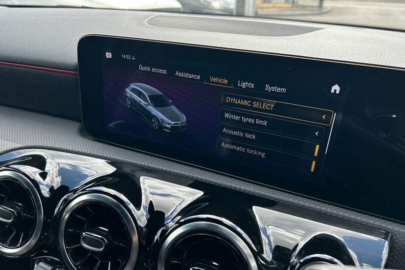 Mercedes-Benz A Class 1.3 A 180 Amg Line Executive 135 Bhp White #42
