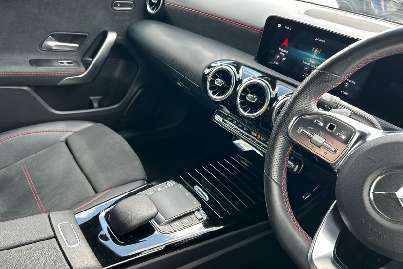 Mercedes-Benz A Class 1.3 A 180 Amg Line Executive 135 Bhp White #28