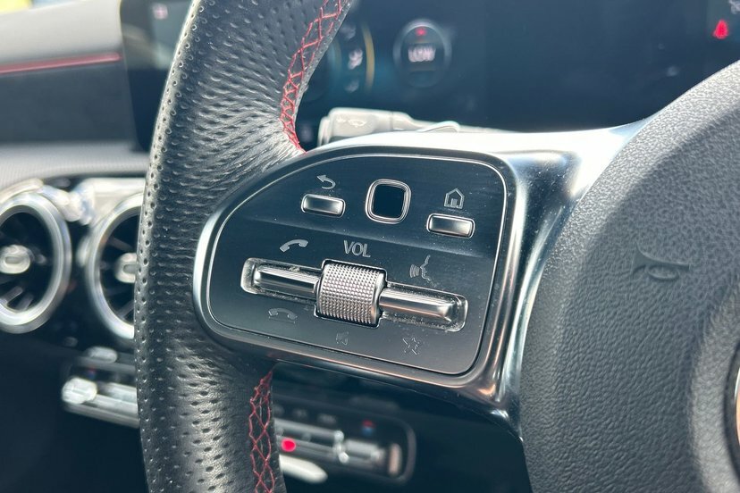 Mercedes-Benz A Class 1.3 A 180 Amg Line Executive 135 Bhp White #21