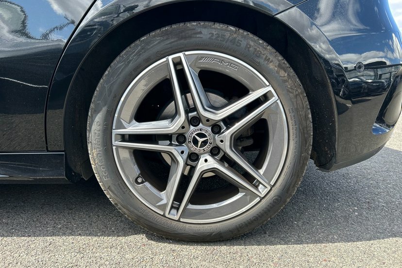 Mercedes-Benz A Class 1.3 A180 Amg Line Executive Hatchback Black #4