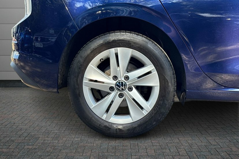 Volkswagen Golf 1.5 Tsi Life Hatchback 150 Ps Blue #5