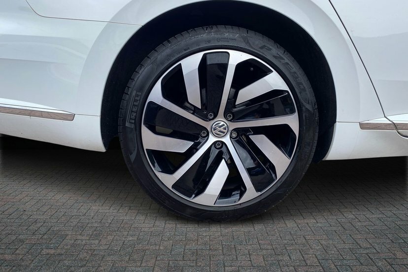 Volkswagen Arteon 2.0 Tdi R-line Fastback Dsg 190 Ps White #5