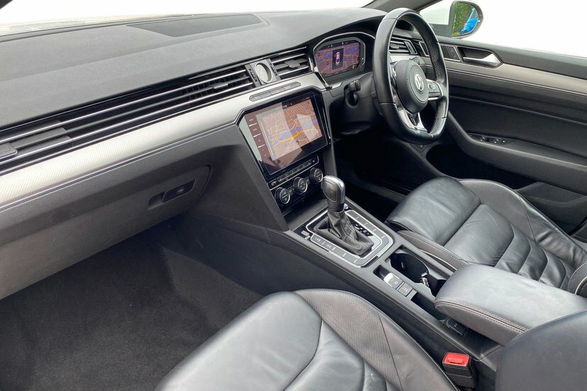 Volkswagen Arteon 2.0 Tdi R-line Fastback Dsg 190 Ps White #2