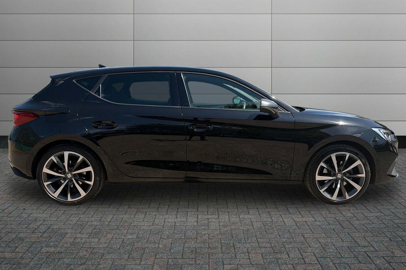 Seat Leon 1.5 Etsi Mhev Fr Sport Hatchback Hybrid Black #4