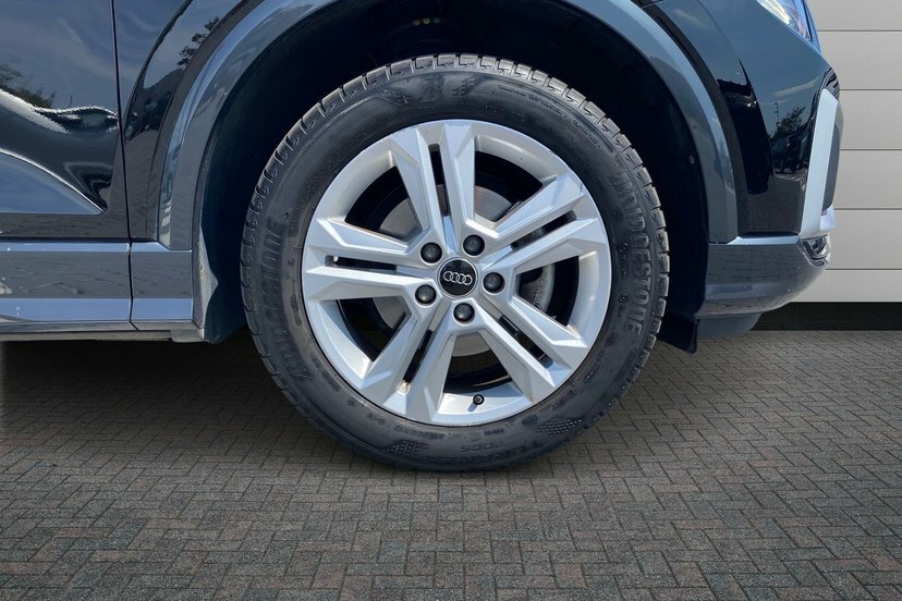 Audi Q2 1.5 Tfsi Cod 35 Sport Suv S Tronic 150 EY72ZTO Black #5
