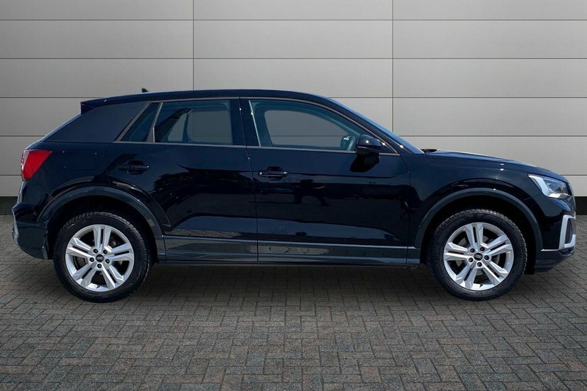 Audi Q2 1.5 Tfsi Cod 35 Sport Suv S Tronic 150 EY72ZTO Black #4
