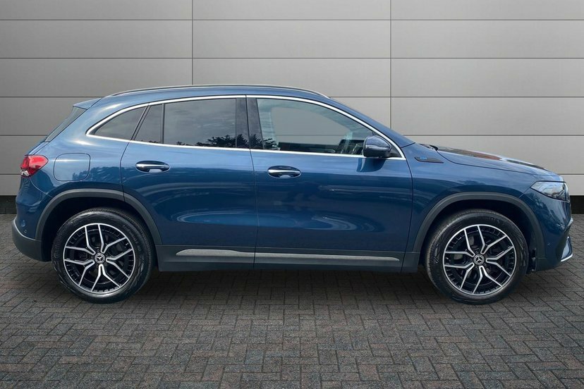 Mercedes-Benz EQA Eqa 250 70.5Kwh Amg Line Premium Suv Electr Blue #3