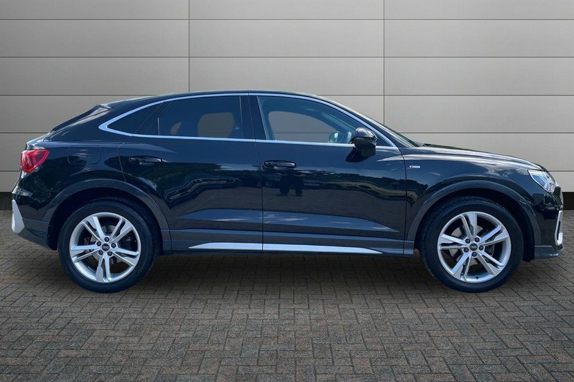 Audi Q3 1.5 Tfsi Cod 35 S Line Sportback S Tron Black #4