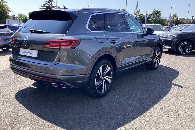 Volkswagen Touareg R-line Tech White #17