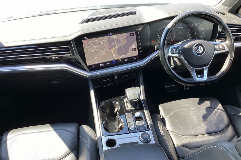 Volkswagen Touareg R-line Tech White #11