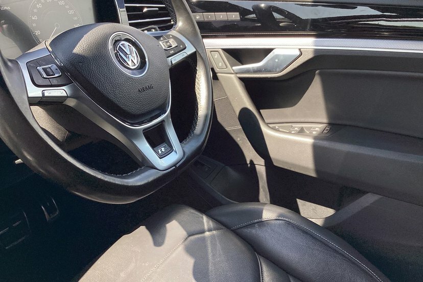 Volkswagen Touareg R-line Tech White #21