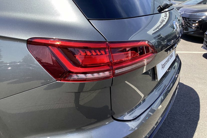 Volkswagen Touareg R-line Tech White #16