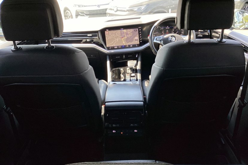 Volkswagen Touareg R-line Tech White #19