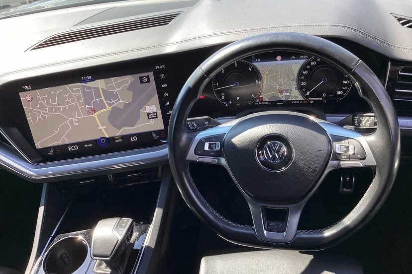 Volkswagen Touareg R-line Tech White #23